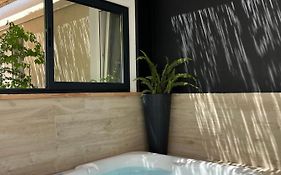 Romantic Apartments